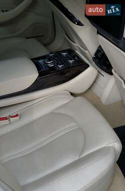 Седан Audi A8 2011 в 