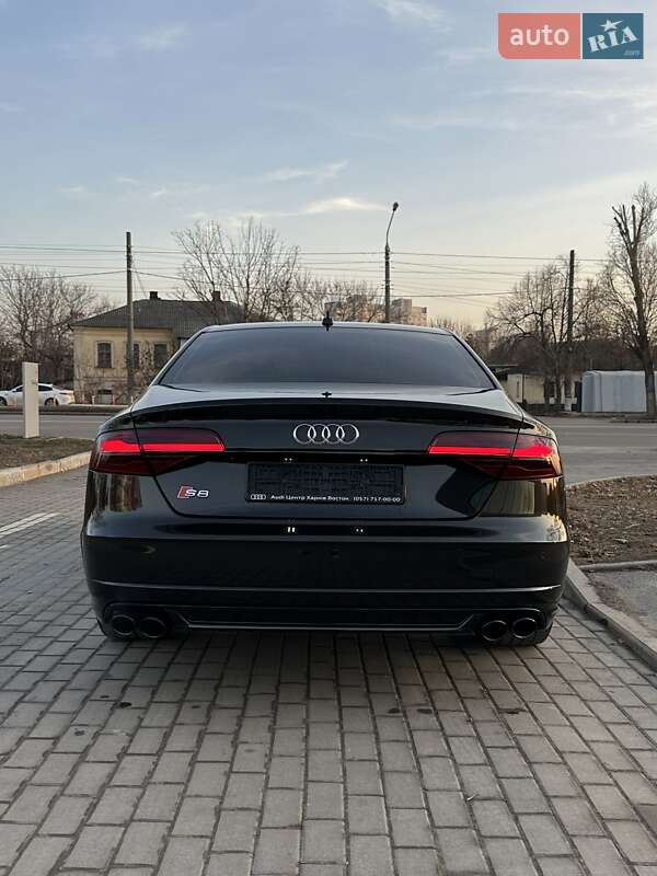 Седан Audi A8 2015 в Киеве