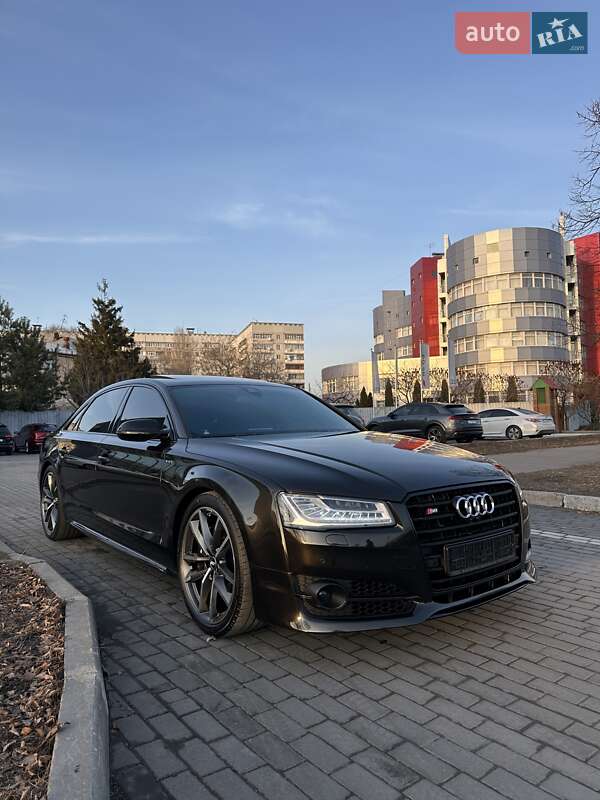 Седан Audi A8 2015 в Киеве