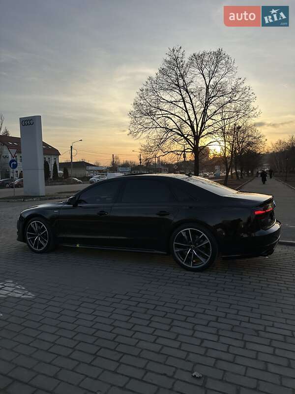 Седан Audi A8 2015 в Киеве
