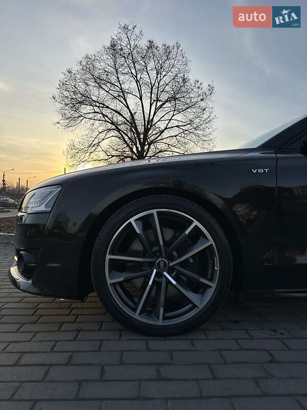 Седан Audi A8 2015 в Киеве