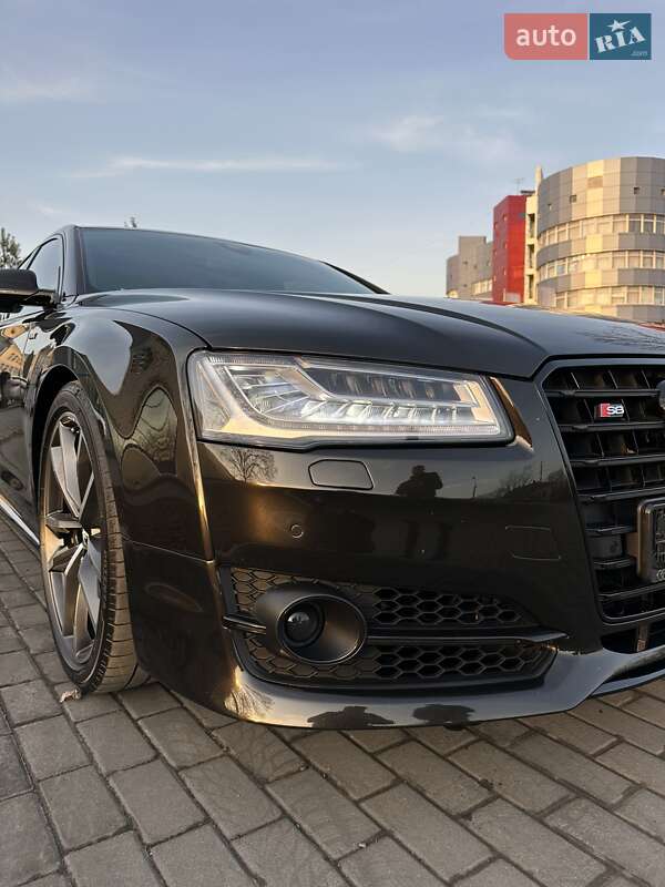 Седан Audi A8 2015 в Киеве