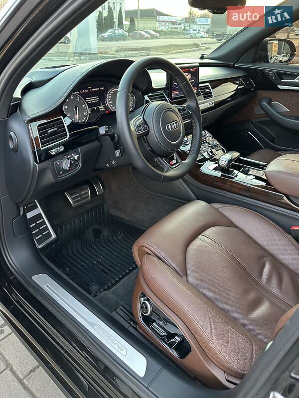 Седан Audi A8 2015 в Киеве