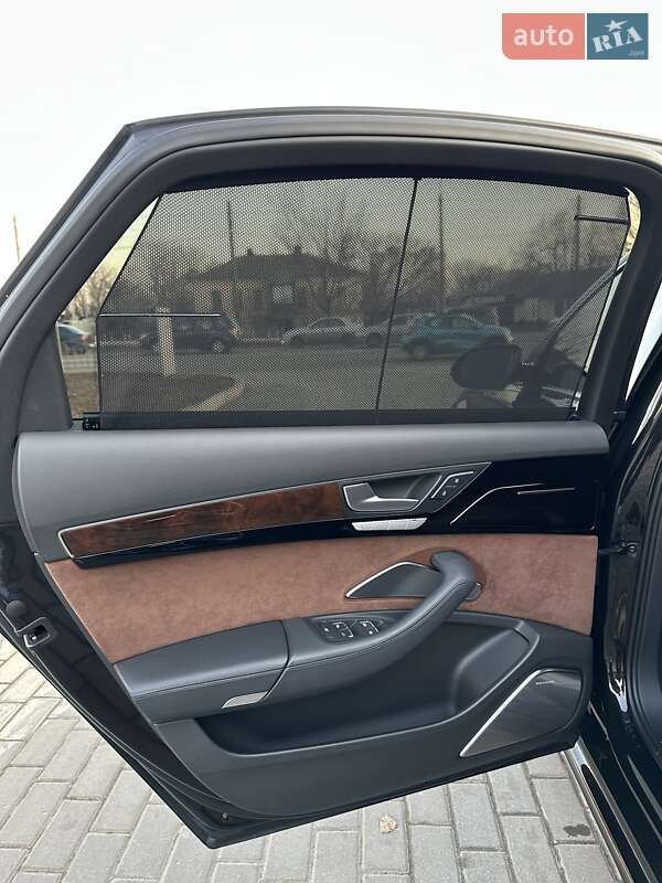 Седан Audi A8 2015 в Киеве