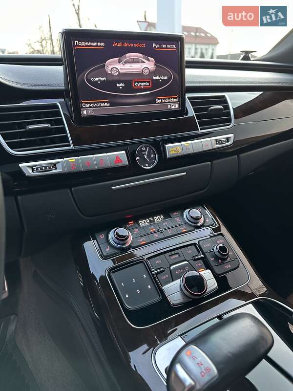 Седан Audi A8 2015 в Киеве