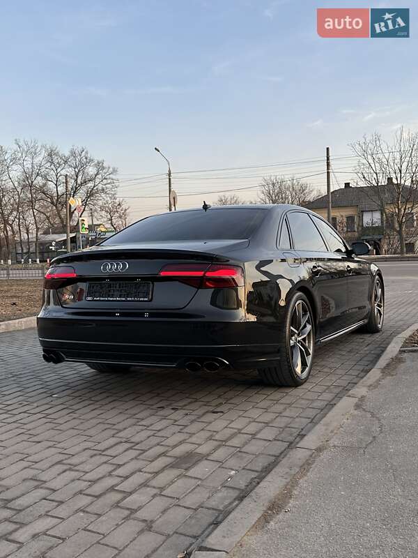 Седан Audi A8 2015 в Киеве