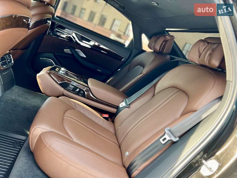 Седан Audi A8 2015 в Киеве