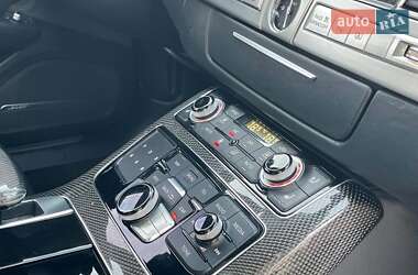 Седан Audi A8 2015 в 