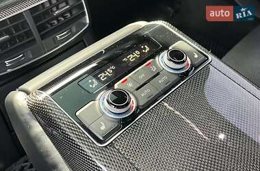 Седан Audi A8 2015 в 