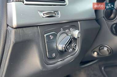 Седан Audi A8 2015 в 