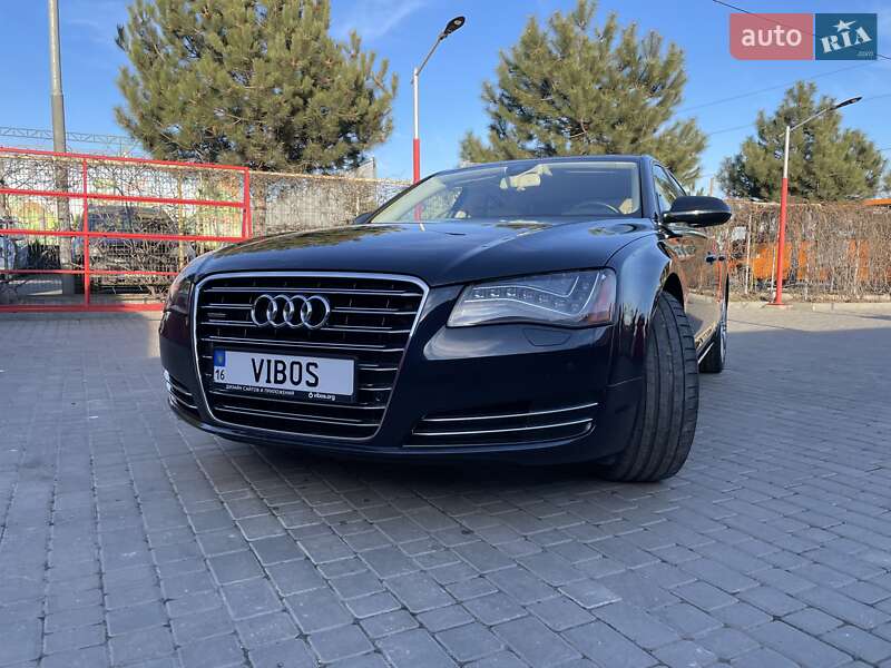 Седан Audi A8 2013 в 