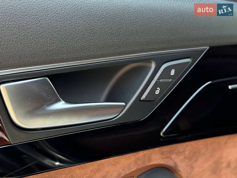 Седан Audi A8 2012 в Кривом Роге