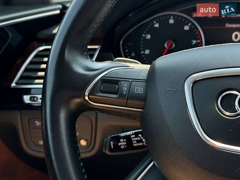 Седан Audi A8 2012 в Кривом Роге