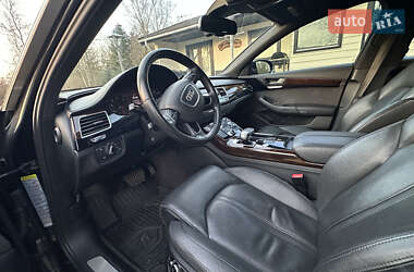 Седан Audi A8 2014 в Львове