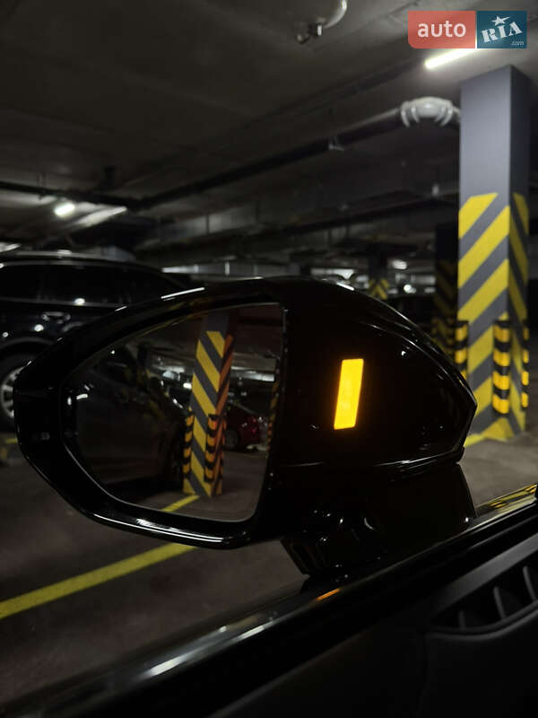 Седан Audi A8 2021 в Киеве