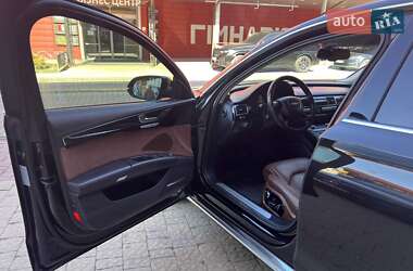 Седан Audi A8 2012 в 