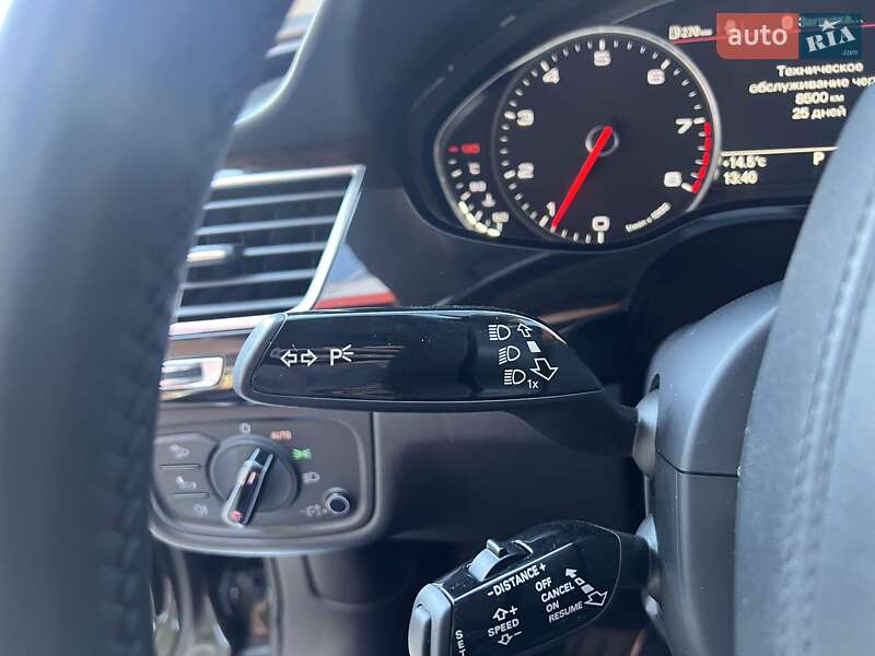 Седан Audi A8 2012 в Львове