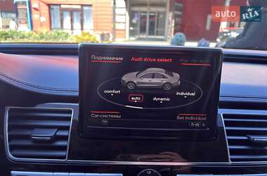 Седан Audi A8 2012 в 