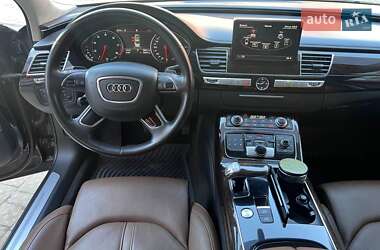Седан Audi A8 2012 в 