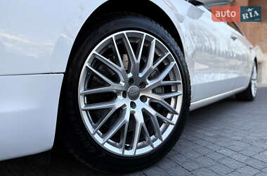 Седан Audi A8 2015 в 