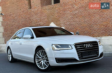 Седан Audi A8 2015 в 