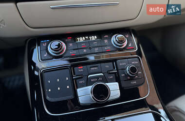 Седан Audi A8 2015 в 