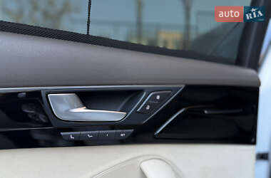 Седан Audi A8 2015 в 