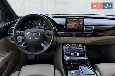 Седан Audi A8 2015 в 