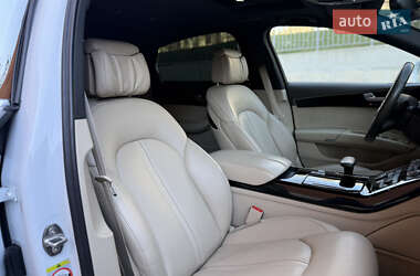 Седан Audi A8 2015 в 
