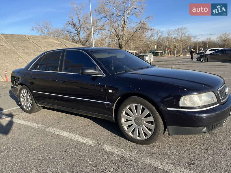 Седан Audi A8 2000 в Киеве