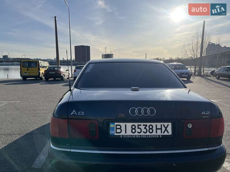 Седан Audi A8 2000 в Киеве