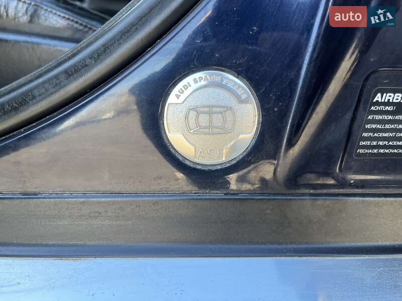 Седан Audi A8 2000 в Киеве