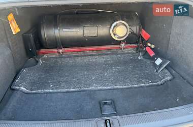 Седан Audi A8 2000 в 