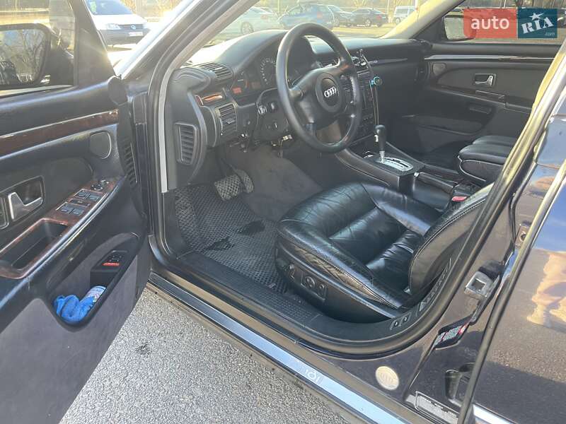 Седан Audi A8 2000 в Киеве