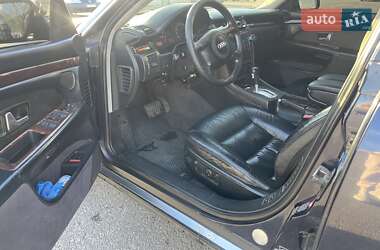Седан Audi A8 2000 в 