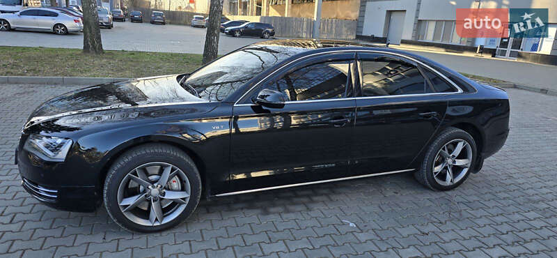Седан Audi A8 2010 в Черновцах
