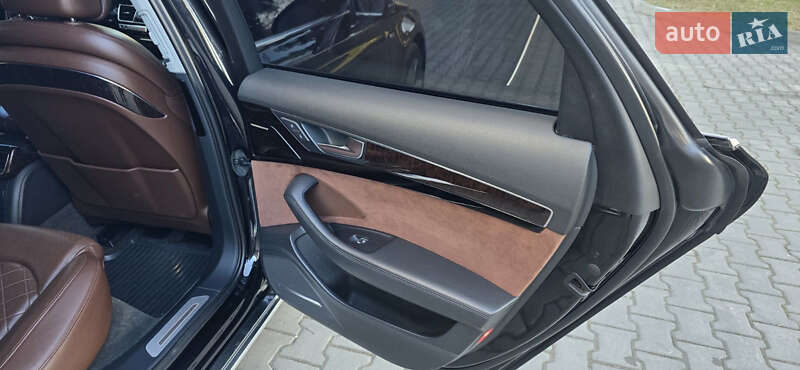 Седан Audi A8 2010 в Черновцах