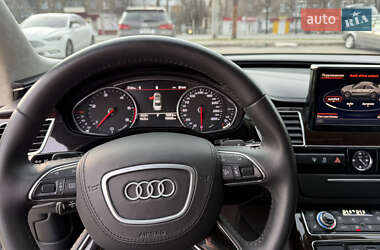 Седан Audi A8 2012 в 