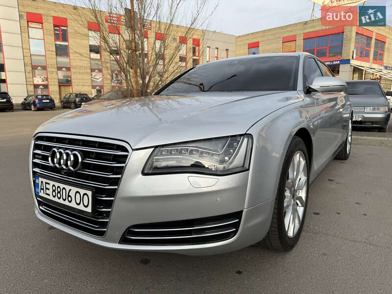 Седан Audi A8 2012 в 