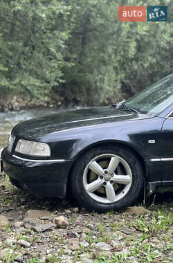 Седан Audi A8 2000 в 