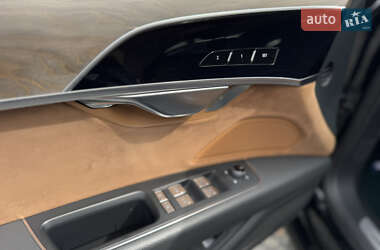 Седан Audi A8 2018 в 