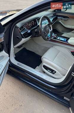 Седан Audi A8 2019 в 