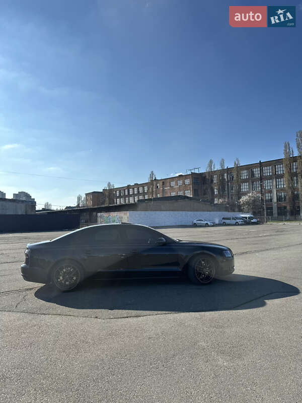 Седан Audi A8 2015 в Киеве