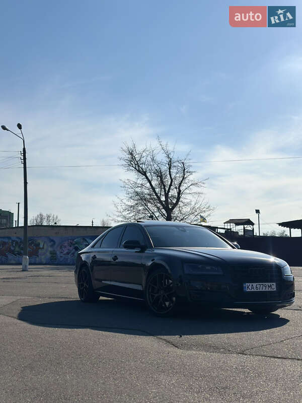 Седан Audi A8 2015 в Киеве