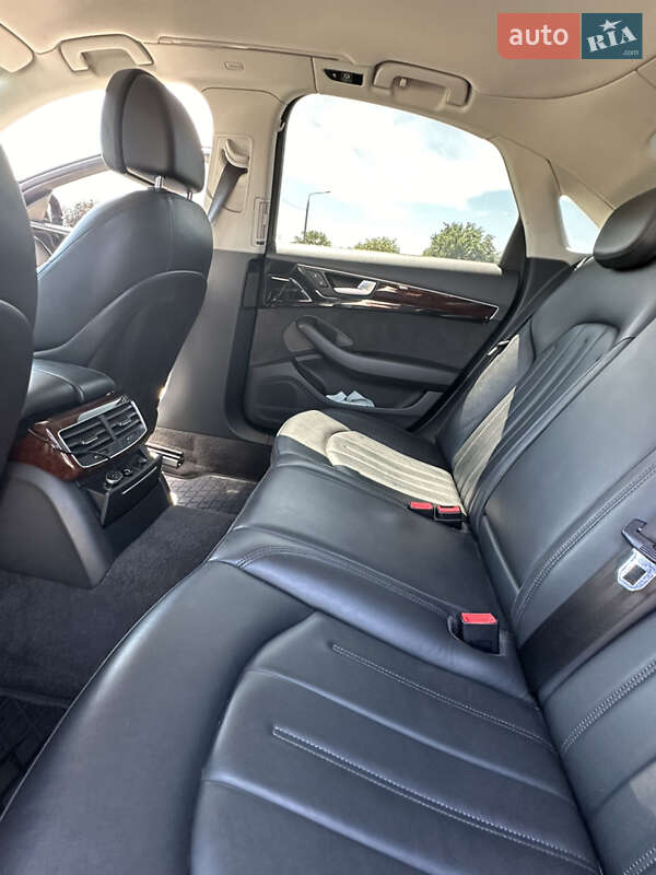 Седан Audi A8 2011 в Запоріжжі