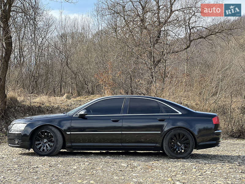 Седан Audi A8 2006 в Выгоде