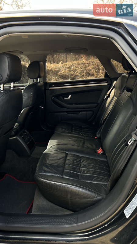 Седан Audi A8 2006 в Выгоде