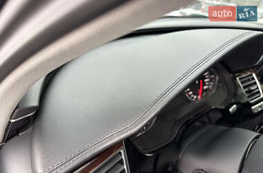 Седан Audi A8 2012 в 