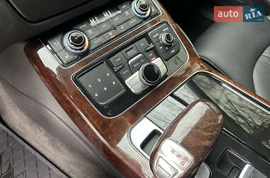 Седан Audi A8 2012 в 
