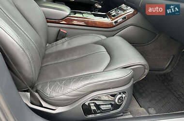 Седан Audi A8 2012 в 